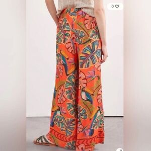 NEW Farm Rio Women's Birdie Vibrant Leaf Print Wide-Leg Pants. Size Small